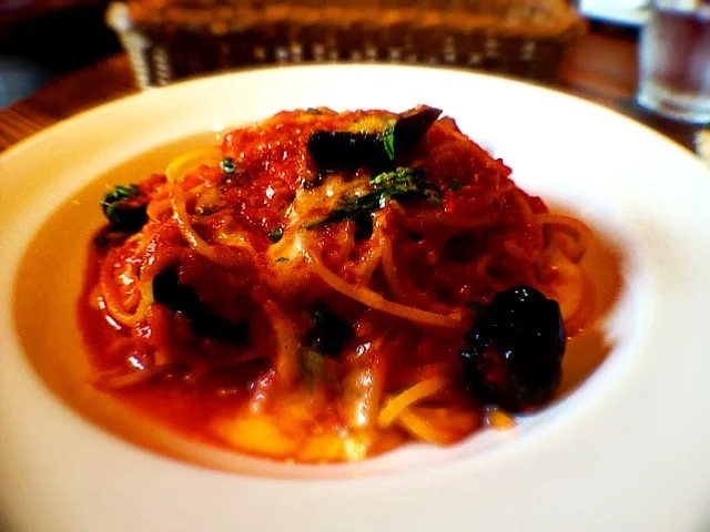 Spaghetti con melanzane e pomodoro|Salvatore Cuomoさん