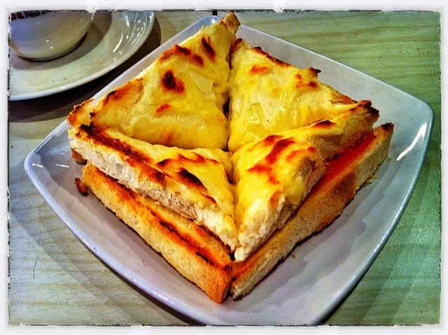 cheese bread with ham|stevenさん