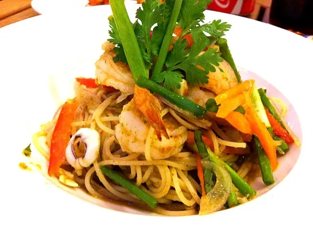 Angel hair pasta seafood spicy salad|Arjariyaさん