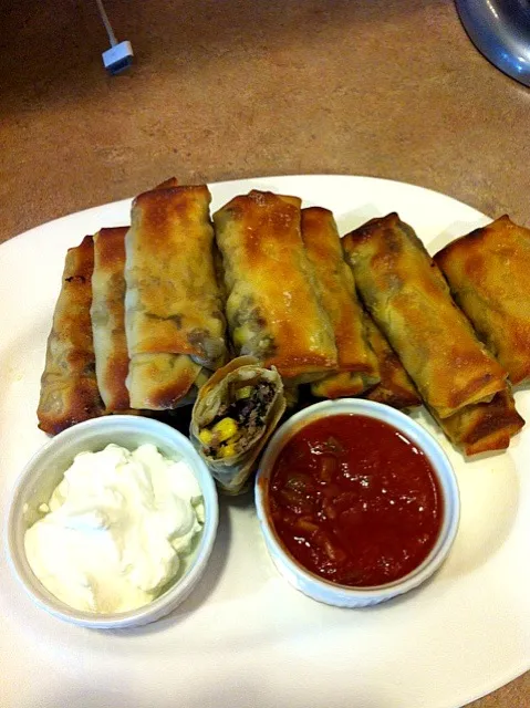 Snapdishの料理写真:southwestern baked eggrolls|Jen Hembreeさん