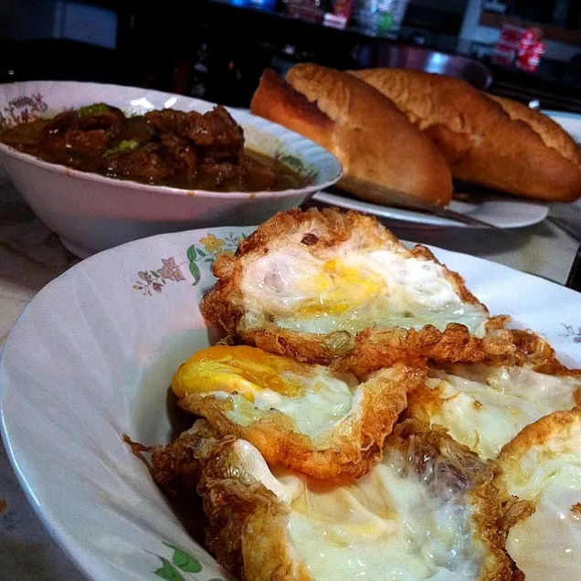 Panaeng Pork Curry + Fried Eggs + Sour Dough|Gift Laohakanchanasiriさん