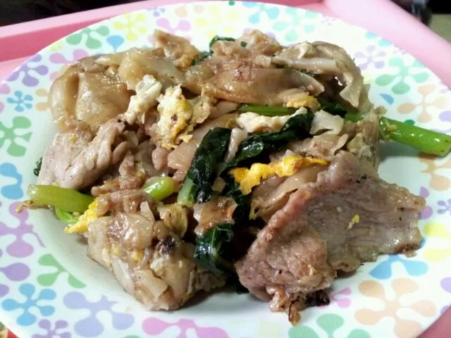 Thai Style fried Kuey Teow with season pork|Kim Wangさん