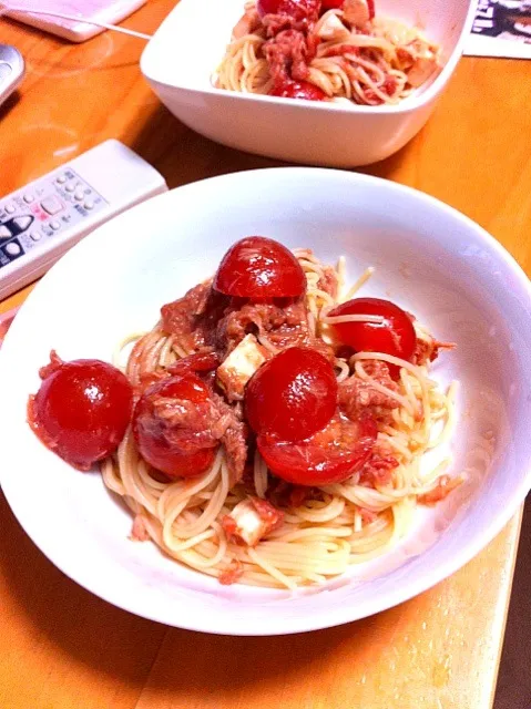 Snapdishの料理写真:トマトとツナの冷製パスタ|yokota naoyaさん