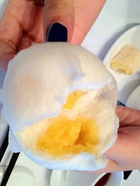 奶黄包 steamed creamy custard bun|Vanelさん