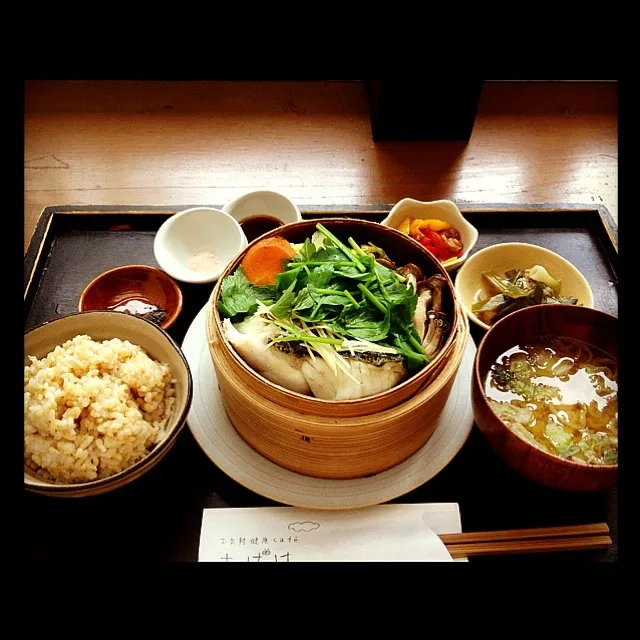 三宮  健康定食あげは♡スズキと蒸し野菜の定食|gumicoさん