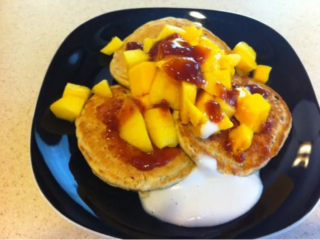 peach-mango melby began pancakes eith coconut cream  ve|debbie hallockさん