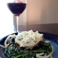 Snapdishの料理写真:Goat cheese and carmelized onion-topped marinated, roasted portobello mushroom|Emilyさん