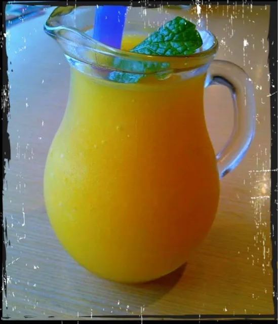 Snapdishの料理写真:Smoothies Mango|Mega Maviliaさん