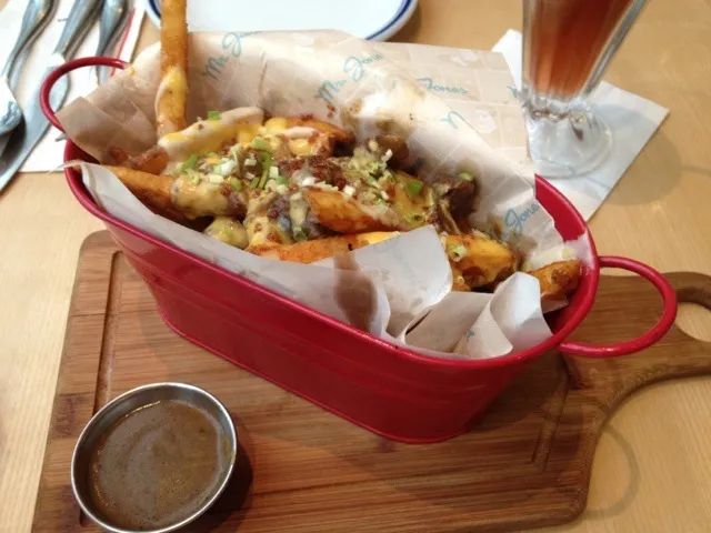 poutine with truffle oil|elwood kelly liaoさん