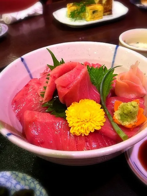 Snapdishの料理写真:中とろ丼|あみん´ω`)ﾉさん