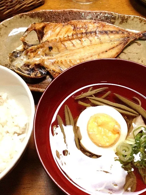 鰺の開き・じゅんさいのお吸い物・麦ご飯|まゆさんさん