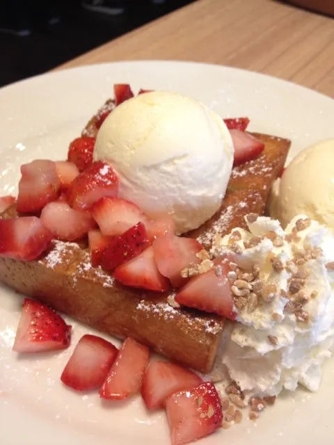 Snapdishの料理写真:Shibuya Honey Toast|ninnateさん