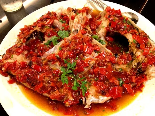 fish head with pepper and pickles|elwood kelly liaoさん