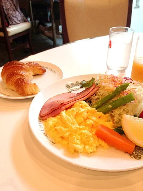 今日の朝食|オカダユウさん