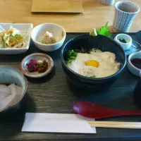 Snapdishの料理写真:ゆば丼らんち(^q^)|みなみかわみづきさん