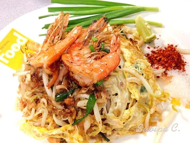 Thai Fried Rice Noodle (PadThai)|Suvipa Ch.さん