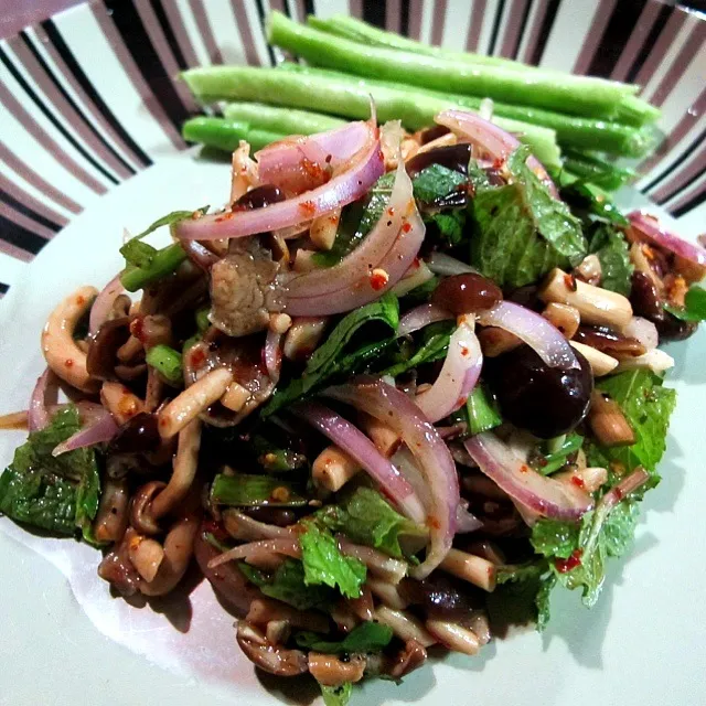 MushRoom Salad(ลาบเห็ด)|Love Eatさん