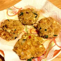 Feta & Basil Turkey Burgers|Trina Mさん