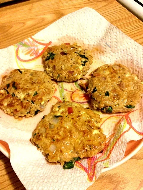 Feta & Basil Turkey Burgers|Trina Mさん