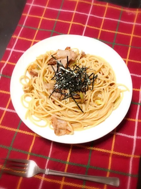 残ってた豚肉で和風パスタ作った。家族みんな出掛けた。さみしい（笑）ライブだー＼(^o^)／|やまださん