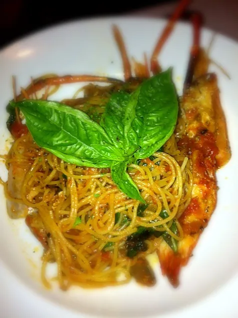 Spaghetti with River Prawn in Spicy Tomato Sauce|Thirathach Chandrabangさん