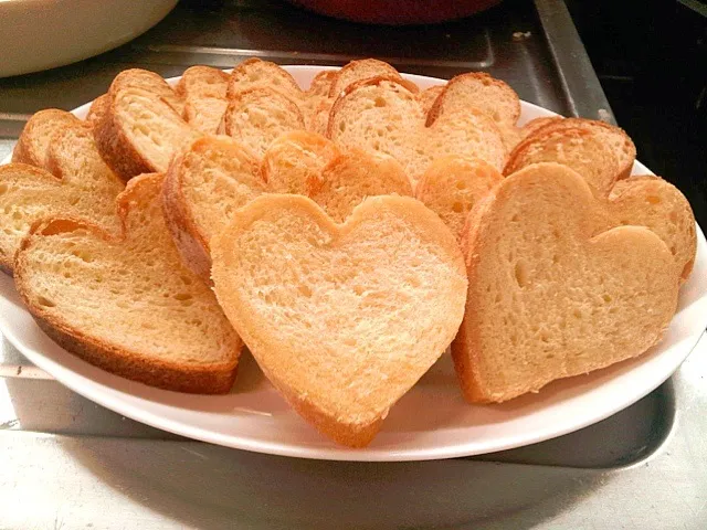 Snapdishの料理写真:ハート食パン heart shaped bread|Yumi Priceさん