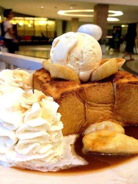 Honey Toast with Caramel n Banana|I'm a pasta lover ..さん