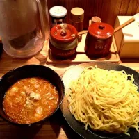 難波 やすべえ辛味噌つけ麺|たくさん