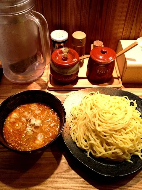 難波 やすべえ辛味噌つけ麺|たくさん