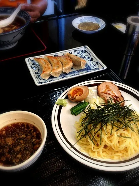 Snapdishの料理写真:ザルラーメン 大判餃子|あゆみさん