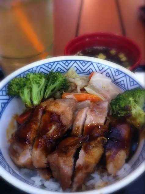 Snapdishの料理写真:chicken terriyaki|Pim Patanasuthikulさん