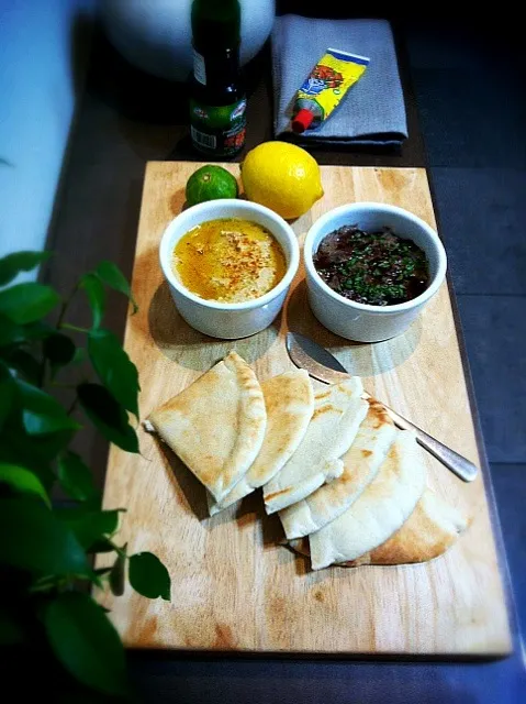 pita bread with hummus,eggplant jam|rick chanさん