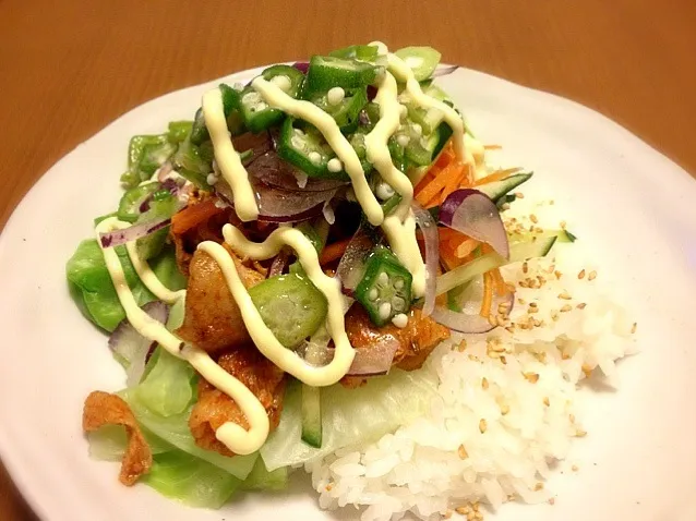 豚バラのスパイス焼サラダ丼|mikochieさん