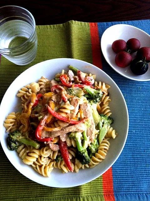 veggies pasta & dark tomatoes|Yoriko Fujitaさん