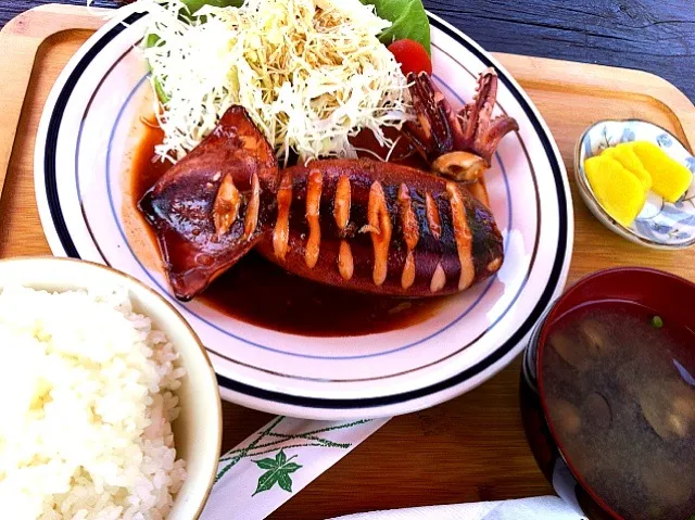 Snapdishの料理写真:イカの丸焼き定食|Que Katohさん