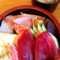 Snapdishの料理写真:海鮮丼|おかみっちょんさん