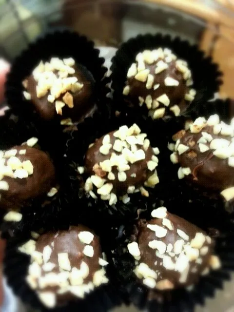 choc coated nuts - selemat hari raya to my muslim friends!|Tinky 🍒さん