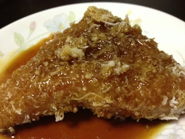 Glutinous rice with shredded coconut and golden syrup|Hafiさん