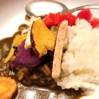 Snapdishの料理写真:black japanese curry|honey_ivy08さん