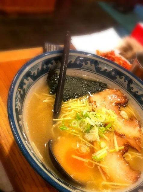 Snapdishの料理写真:炙りチャーシュー塩ラーメン♡|latteさん