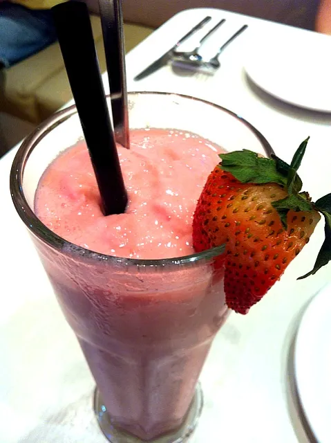 Strawberry Yoghurt Smoothie|AnnSeobieさん