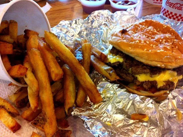 Five Guys Burger|Abby Macalinoさん