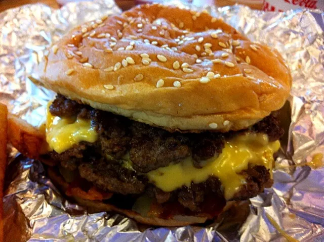 Snapdishの料理写真:Five Guys Burger|Abby Macalinoさん