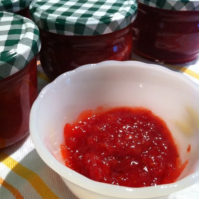 Snapdishの料理写真:Strawberry & Rhubarb Jam|Nanaさん