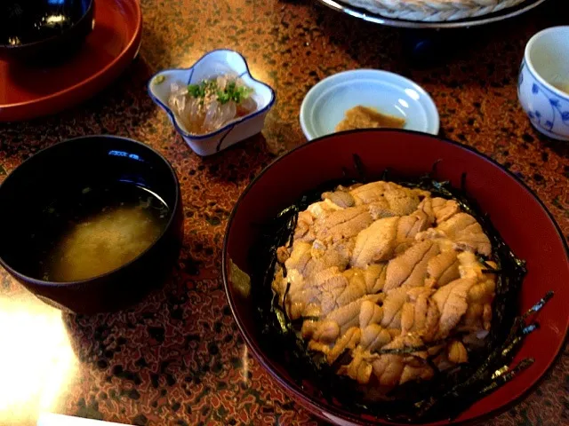 モノホンだよ、壱岐の赤ウニ丼！！3300円なりー！|松本かつひろさん