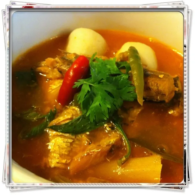 Snapdishの料理写真:Tom Yum canned mackerel in tomoto sauce|nadeauさん