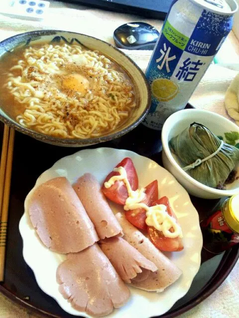 Snapdishの料理写真:サッポロ一番味噌ラーメン|maroさん