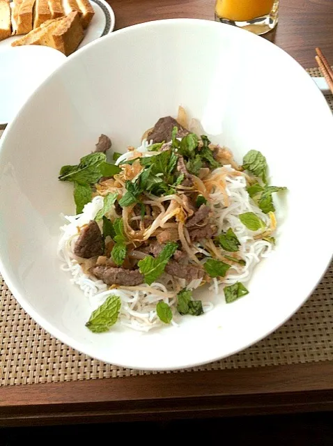 viet rice noodle with beef|alvin tanさん