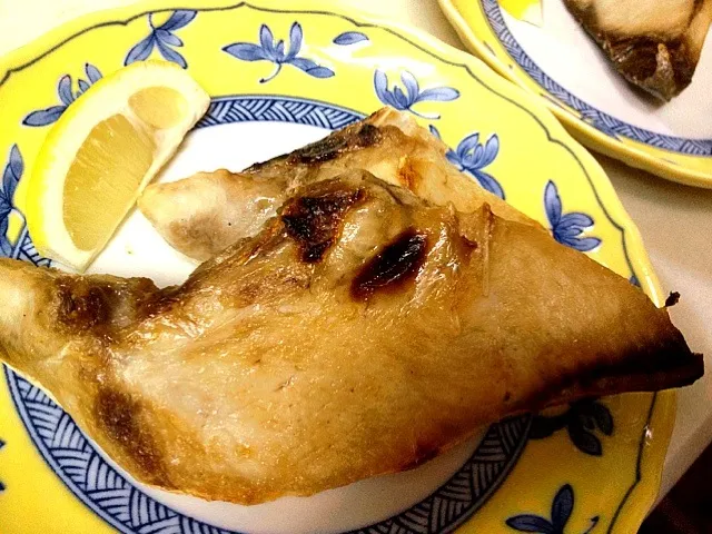 子らの好物♡鰤カマ塩焼き|しーさん