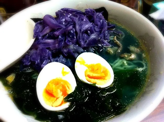 紫色ラーメン。←これがラーメンの名前|かとけんさん